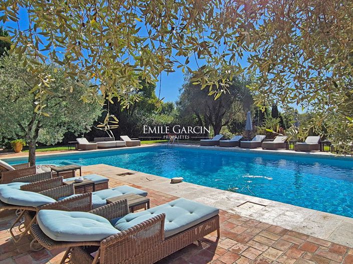 Image No.3-11 Bed Property for sale