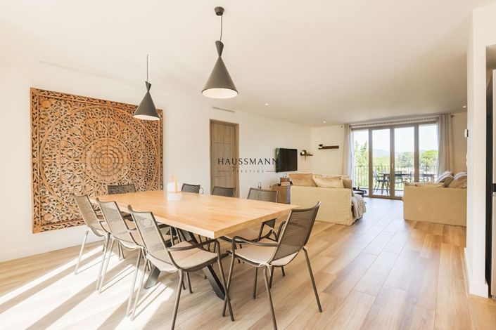 Image No.10-5 Bed House for sale