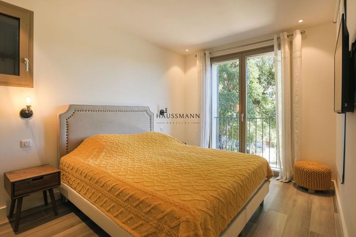 Image No.17-5 Bed House for sale