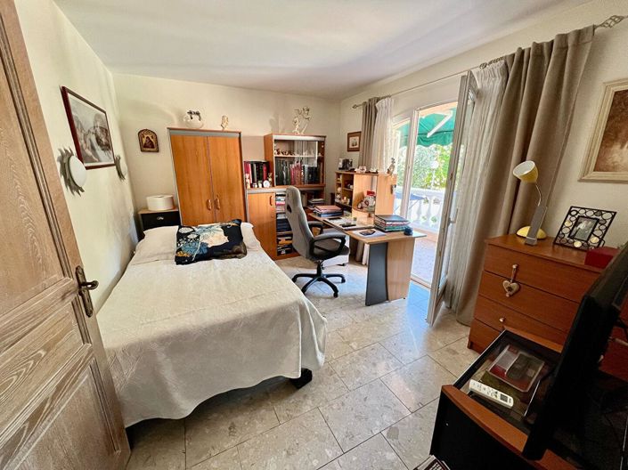 Image No.14-5 Bed House for sale