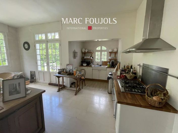 Image No.10-7 Bed House for sale