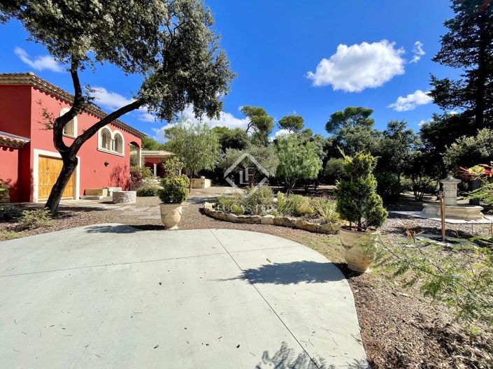 Image No.4-6 Bed House for sale