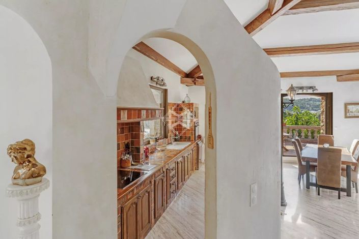 Image No.11-7 Bed House for sale