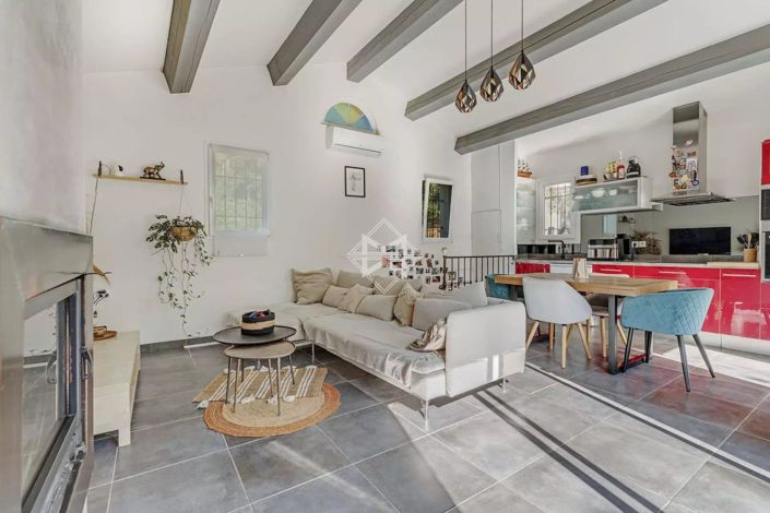 Image No.13-7 Bed House for sale