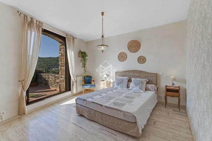 Image No.16-7 Bed House for sale