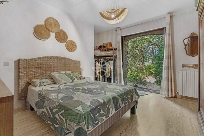 Image No.17-7 Bed House for sale