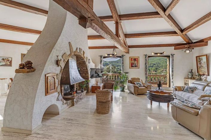 Image No.9-7 Bed House for sale