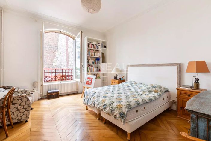 Image No.11-5 Bed House for sale