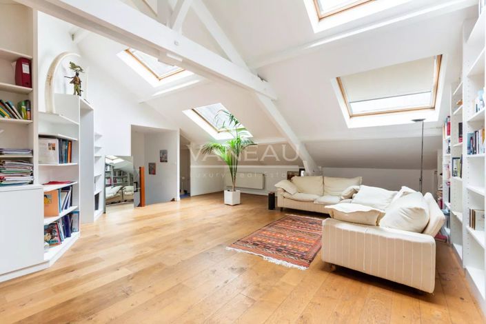 Image No.18-5 Bed House for sale