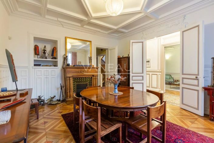 Image No.5-5 Bed House for sale