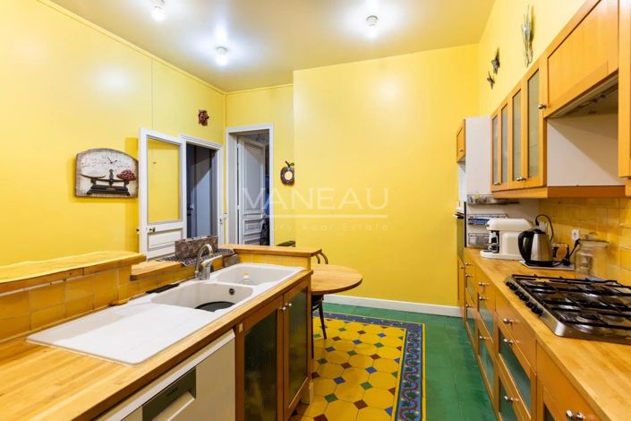 Image No.9-5 Bed House for sale