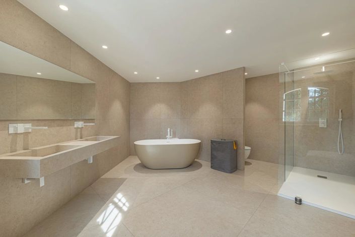 Image No.11-5 Bed House for sale