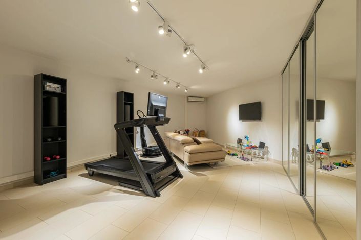 Image No.19-5 Bed House for sale