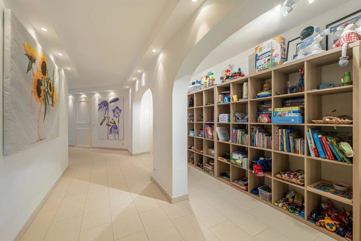 Image No.21-5 Bed House for sale