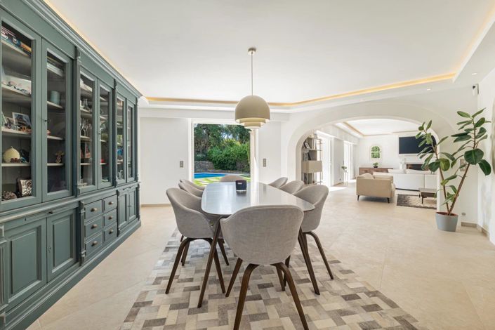 Image No.7-5 Bed House for sale