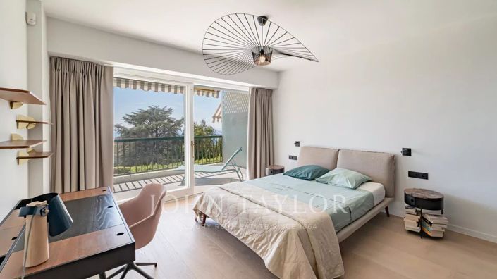 Image No.11-3 Bed Apartment for sale