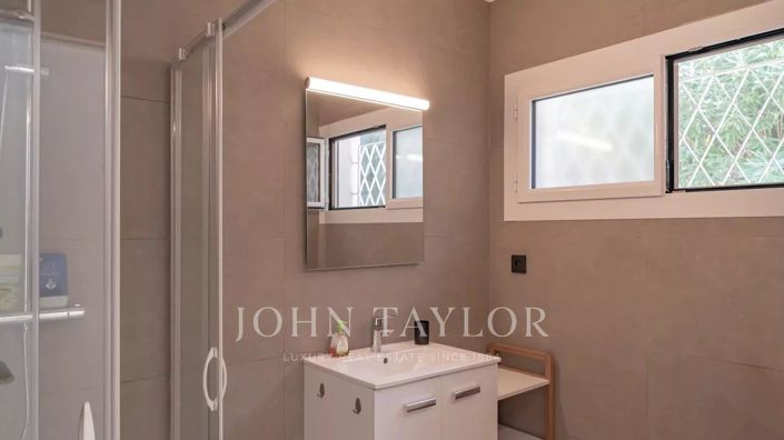 Image No.18-3 Bed Apartment for sale