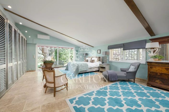 Image No.19-6 Bed House for sale