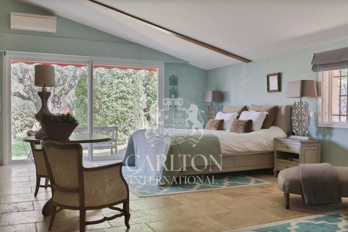 Image No.20-6 Bed House for sale