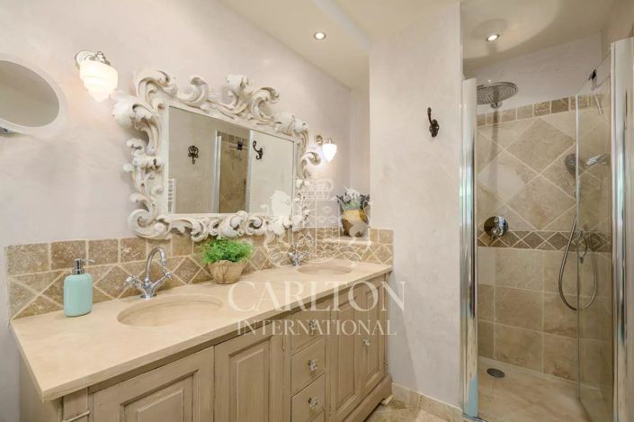 Image No.23-6 Bed House for sale