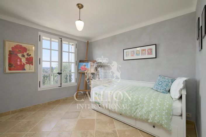 Image No.25-6 Bed House for sale