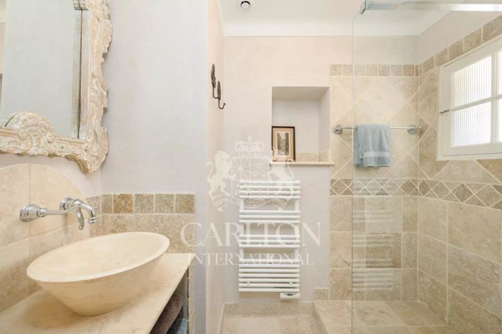 Image No.26-6 Bed House for sale