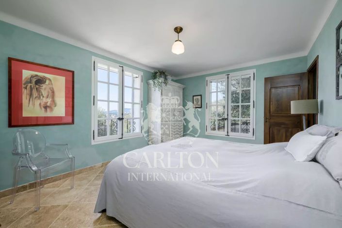 Image No.27-6 Bed House for sale