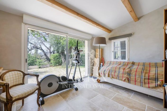 Image No.35-6 Bed House for sale