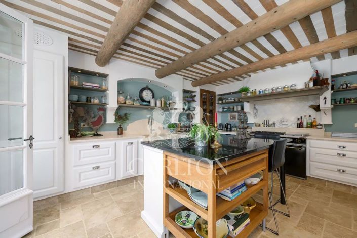 Image No.5-6 Bed House for sale