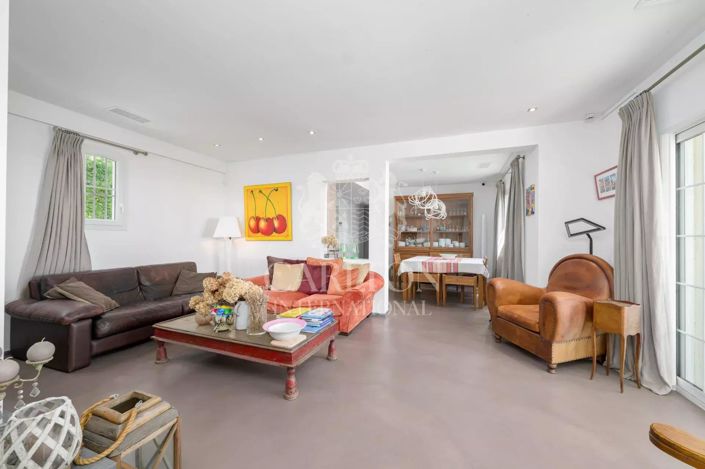 Image No.11-4 Bed House for sale