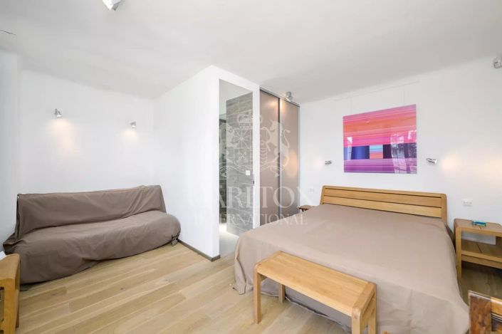 Image No.18-4 Bed House for sale