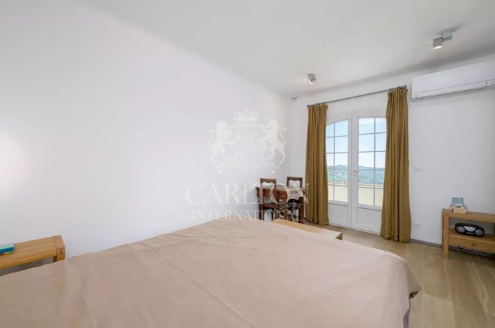 Image No.19-4 Bed House for sale