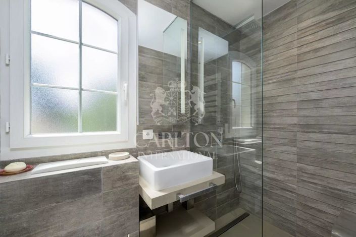 Image No.20-4 Bed House for sale