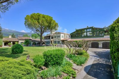 Maison de 9 chambres à vendre à Grasse