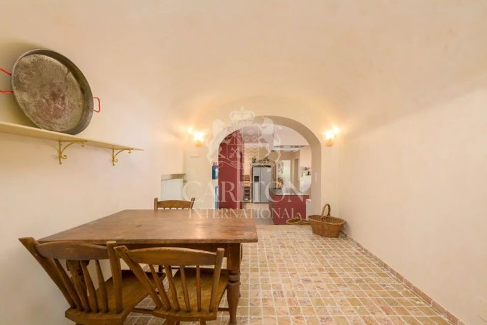 Image No.21-9 Bed House for sale