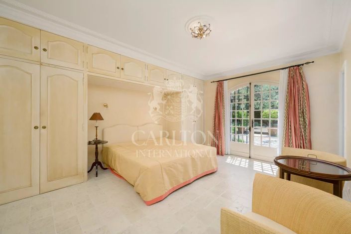 Image No.40-9 Bed House for sale