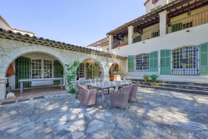 Image No.6-9 Bed House for sale