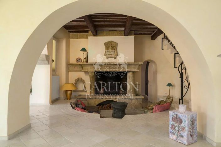 Image No.8-9 Bed House for sale