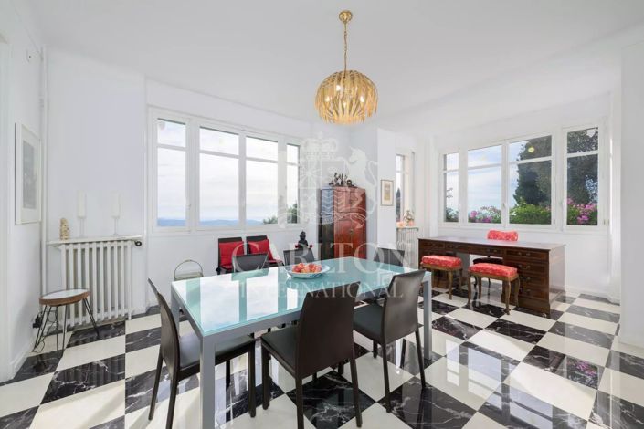 Image No.20-4 Bed House for sale