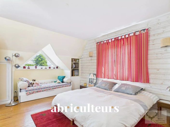 Image No.20-4 Bed House for sale