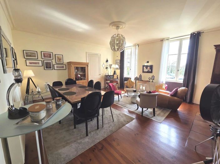 Image No.10-7 Bed House for sale