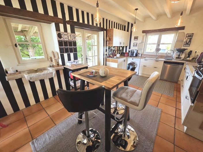 Image No.14-7 Bed House for sale