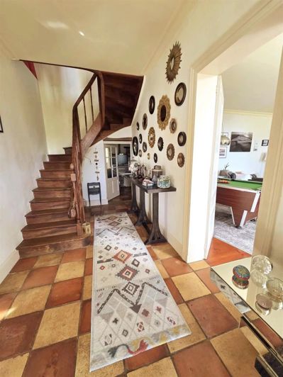 Image No.7-7 Bed House for sale