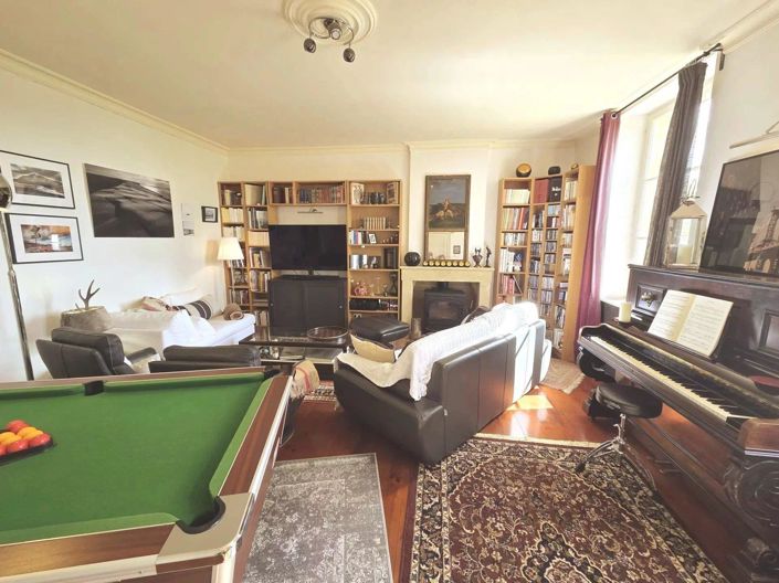 Image No.9-7 Bed House for sale