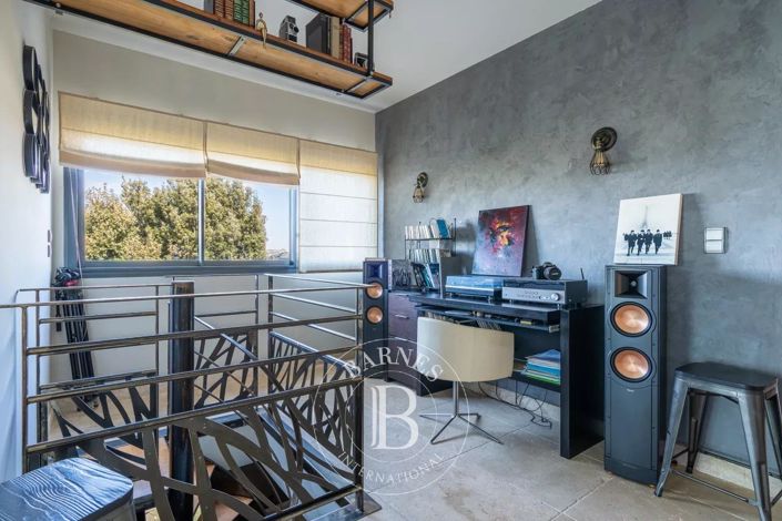 Image No.13-6 Bed House for sale