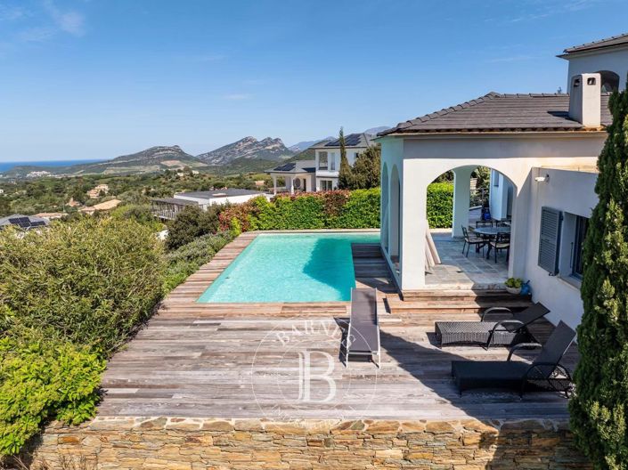 Image No.5-6 Bed House for sale