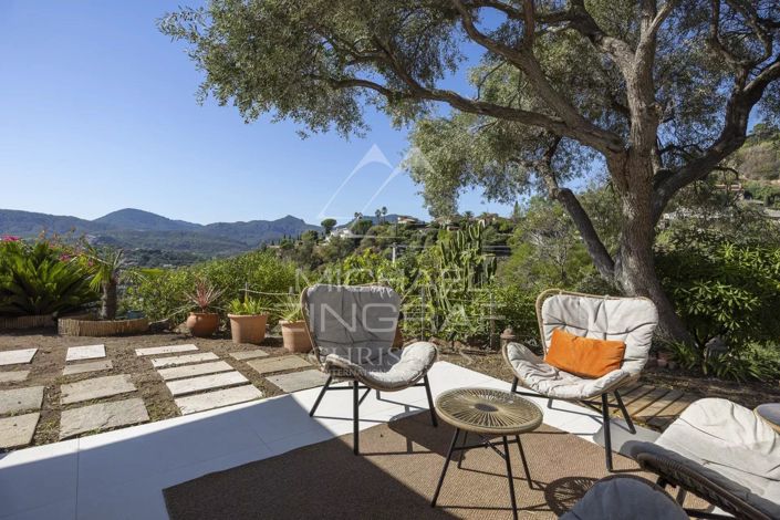 Image No.5-6 Bed House for sale