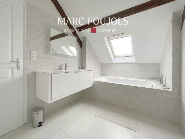 Image No.20-8 Bed House for sale