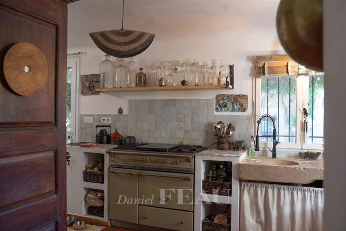 Image No.11-3 Bed House for sale