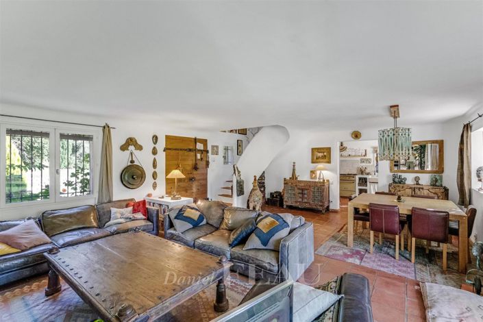 Image No.9-3 Bed House for sale